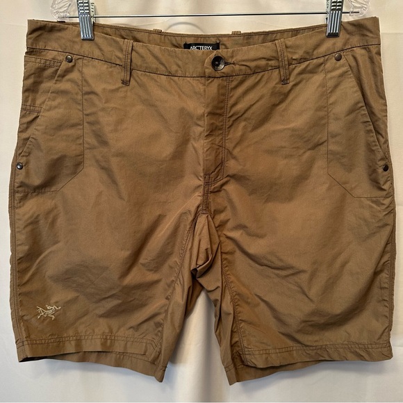 Arc'teryx Size 36 Men's Palisade Shorts Light Brown Trim Fit 10.5” Inseam - Picture 1 of 10